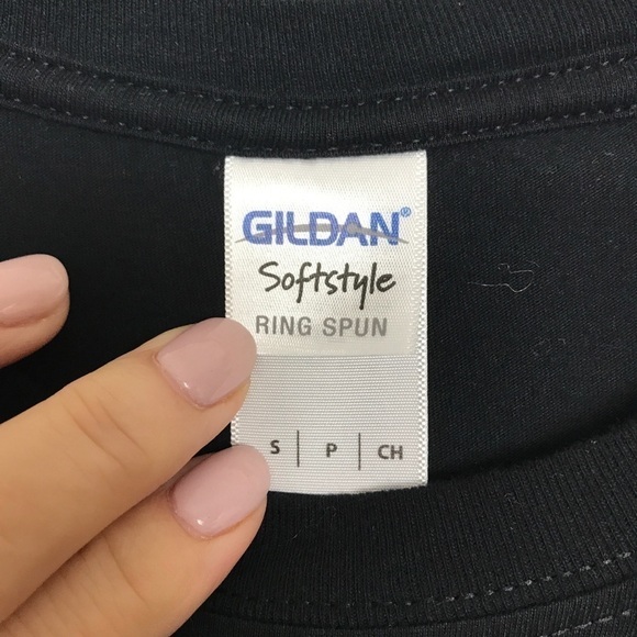 Gildan black graphic t-shirt with rhino in top hat - Picture 7 of 8